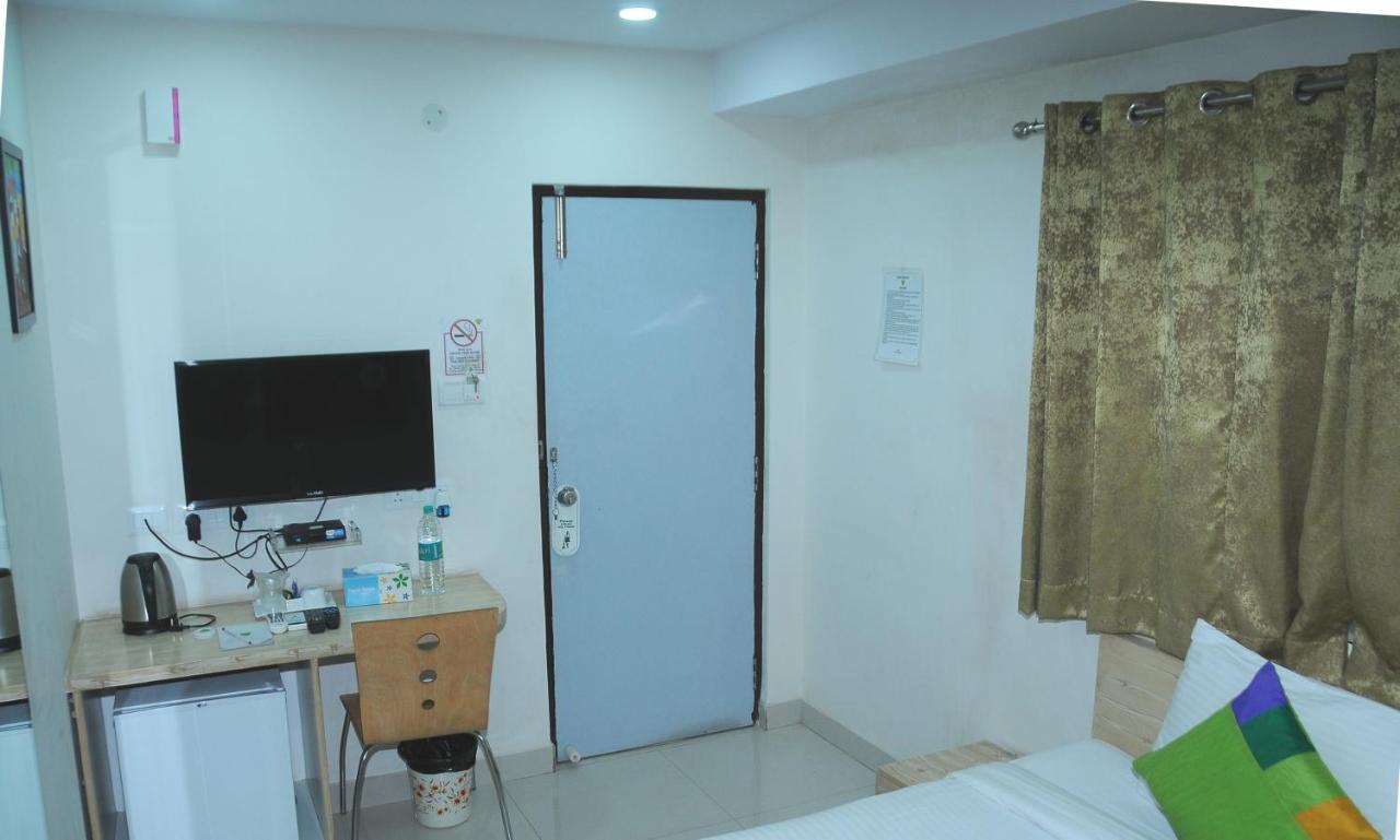 Hotel Pratz Inn Haiderabad Buitenkant foto
